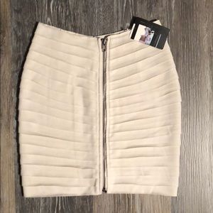 NWT Silence + Noise Ivory Tiered Zippered Skirt